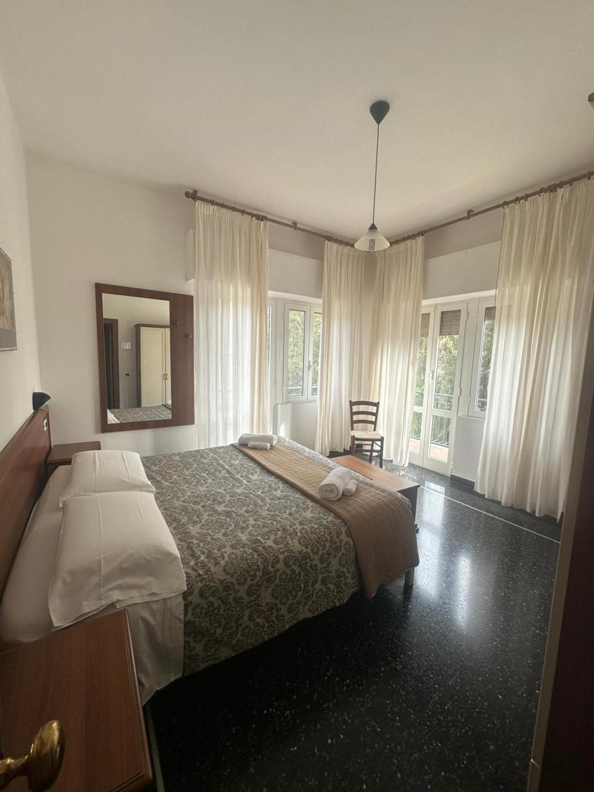 Hotel La Pineta Cogoleto Eksteriør bilde