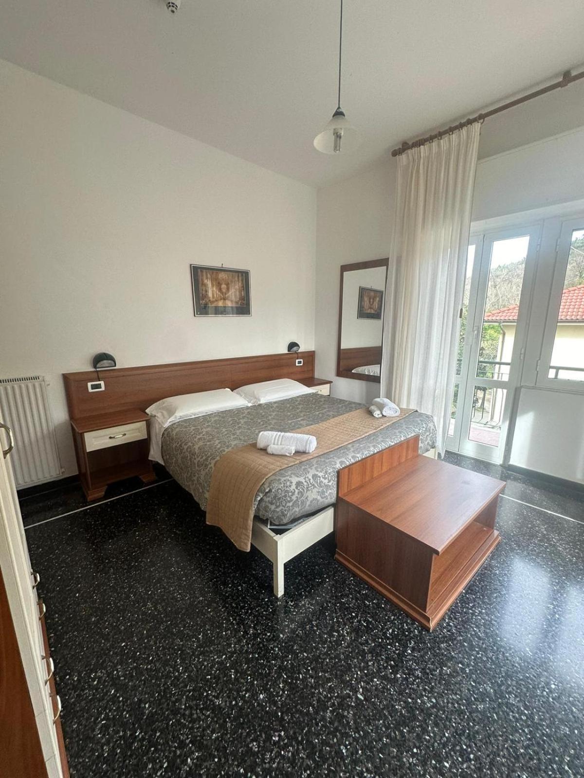 Hotel La Pineta Cogoleto Eksteriør bilde