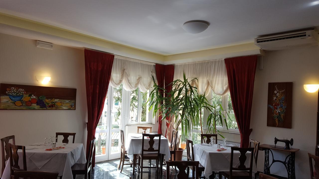 Hotel La Pineta Cogoleto Eksteriør bilde